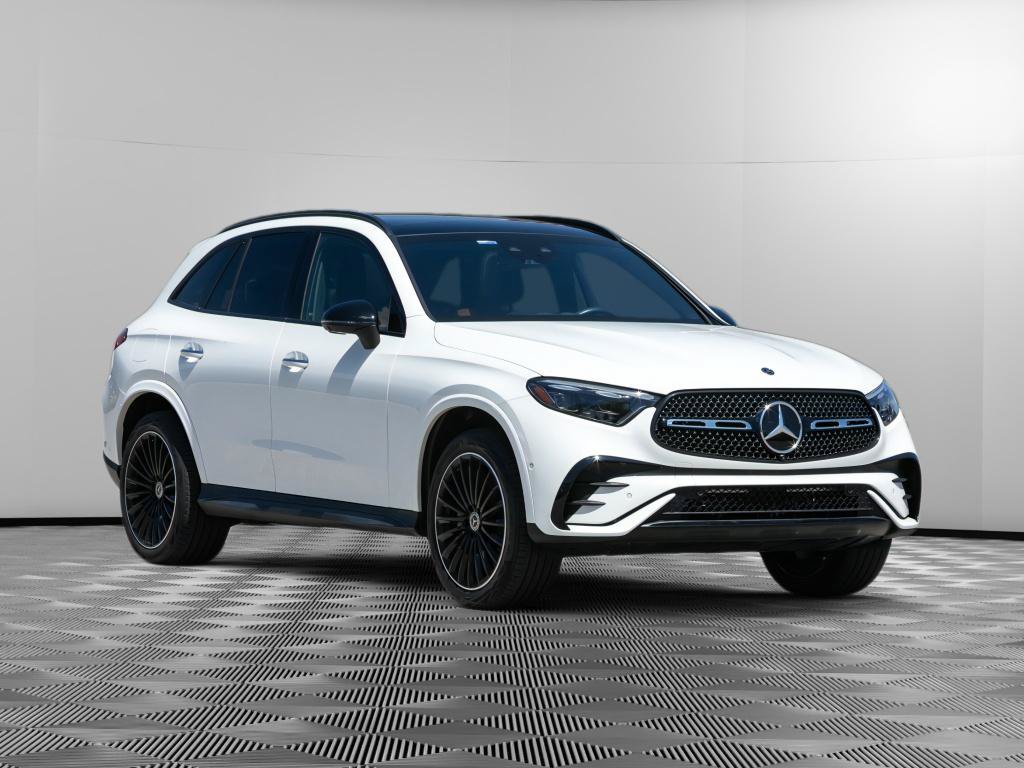 Used 2024 Mercedes-Benz GLC 300 w/ AMG Line image 9