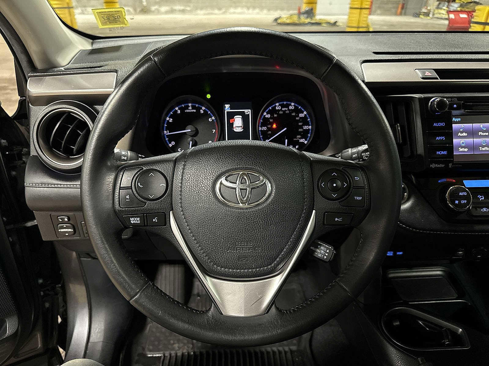 Used 2018 Toyota RAV4 XLE AWD/4WD image 17