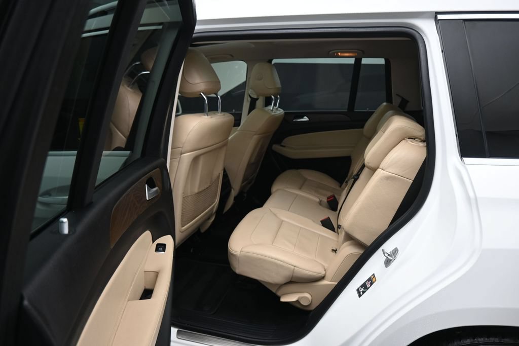 Used 2018 Mercedes-Benz GLS 450 4MATIC image 39