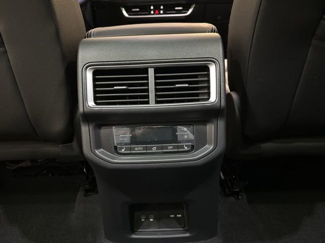 New 2026 Volkswagen Atlas SEL Premium R-Line image 32