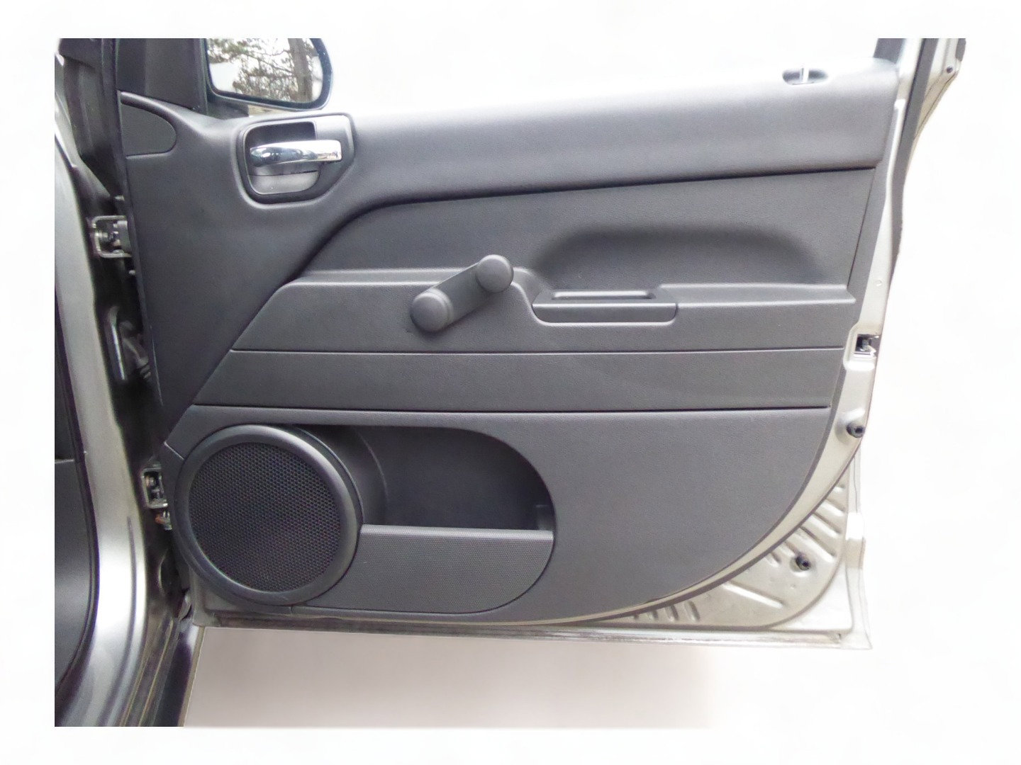 Used 2014 Jeep Compass Sport image 19