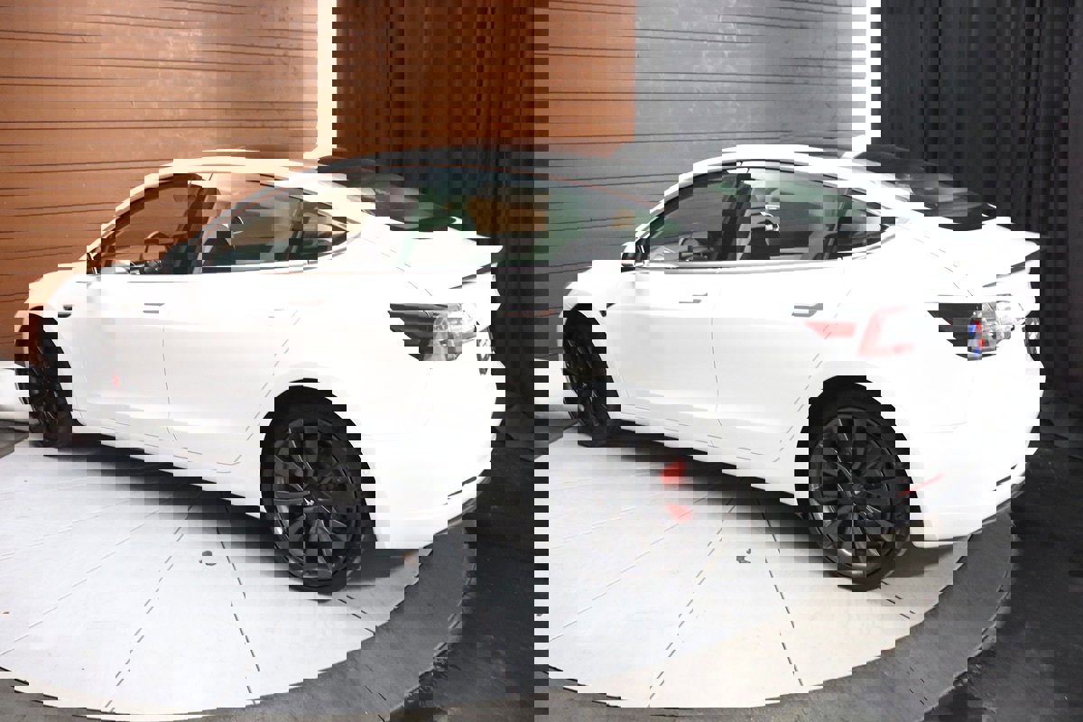 Used 2020 Tesla Model 3 Performance image 10