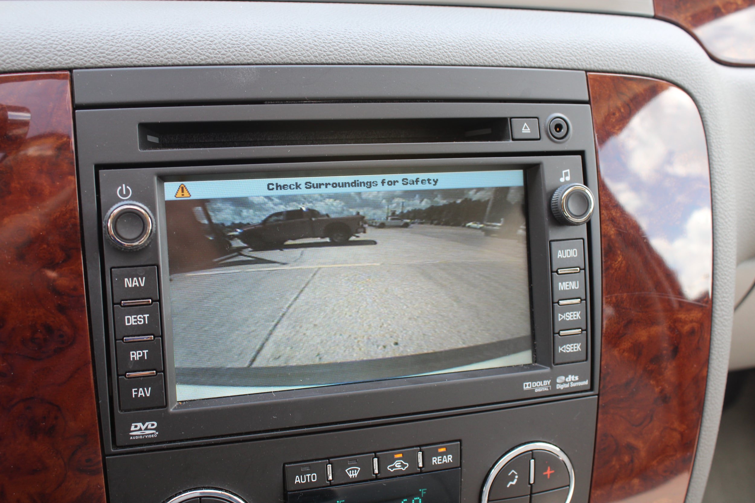 Used 2010 Chevrolet Tahoe LTZ RWD image 27