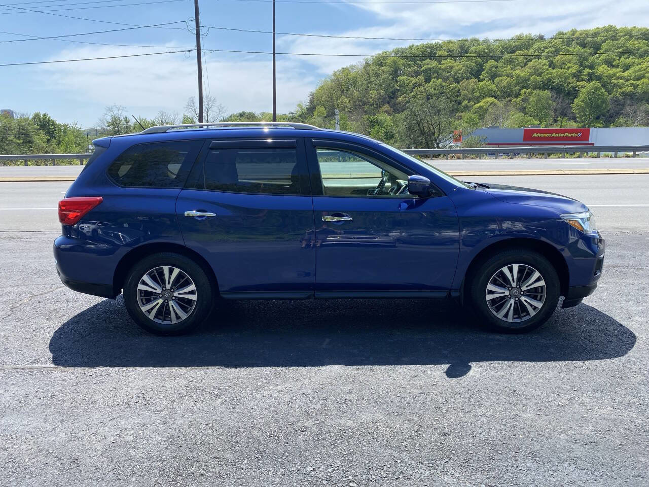 Used 2017 Nissan Pathfinder S AWD/4WD image 5