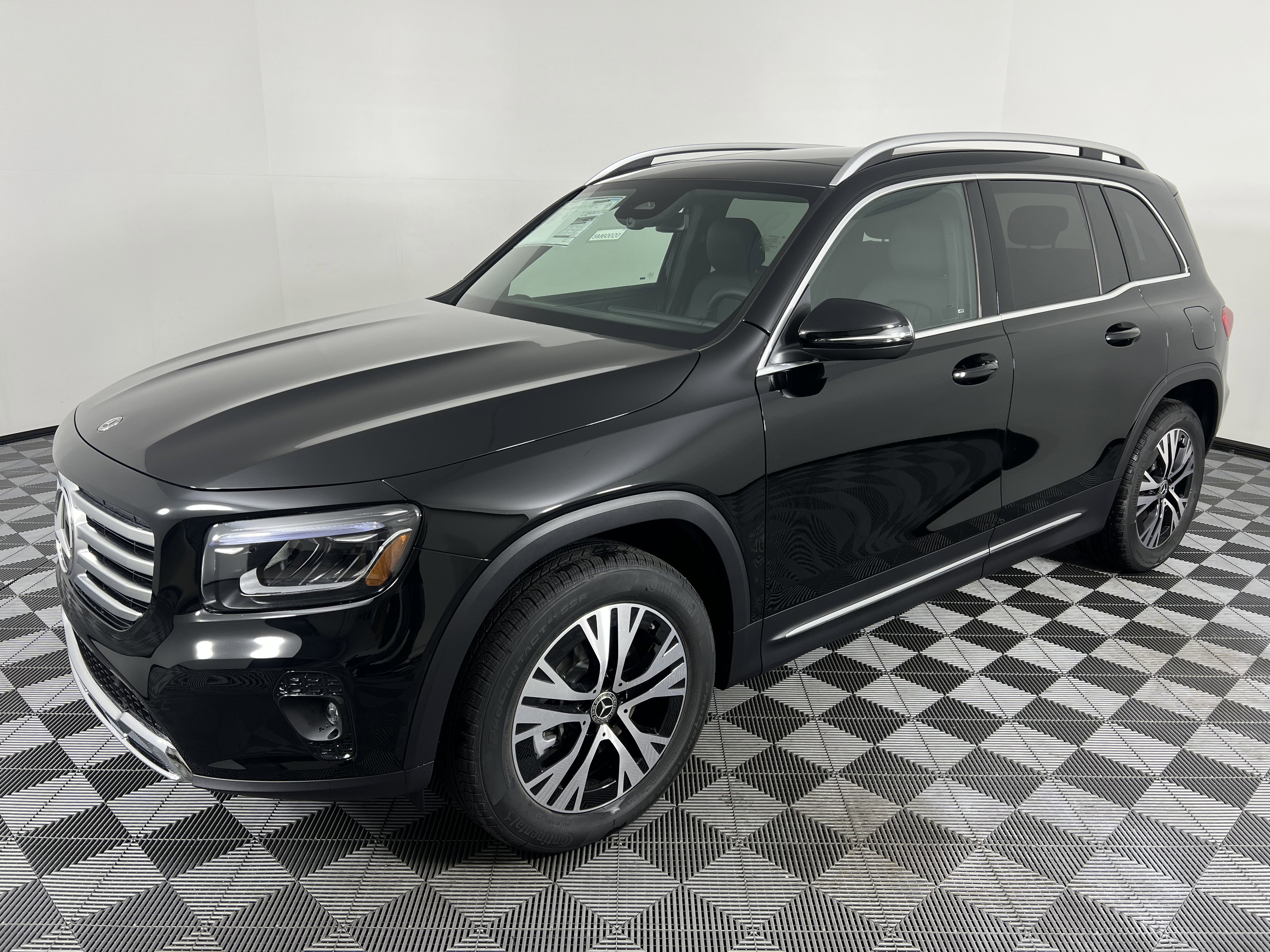 Used 2026 Mercedes-Benz GLB 250 4MATIC image 8