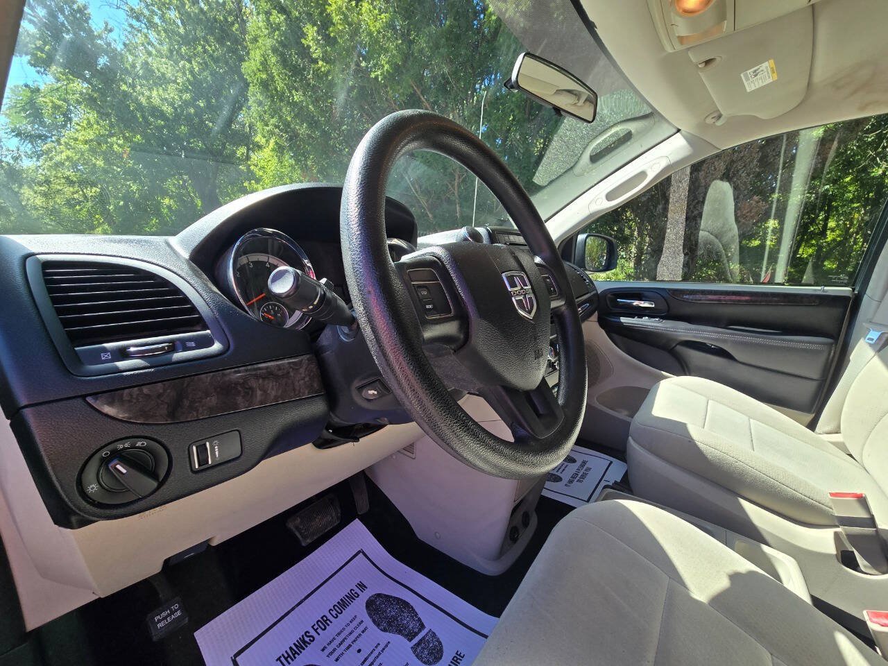 Used 2011 Dodge Grand Caravan Mainstreet w/ PWR Convenience Group FWD image 19
