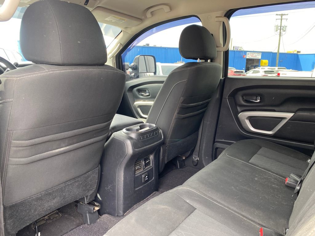 Used 2017 Nissan Titan SV AWD/4WD image 14