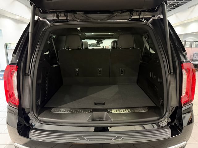 Used 2023 GMC Yukon XL Denali AWD/4WD image 10
