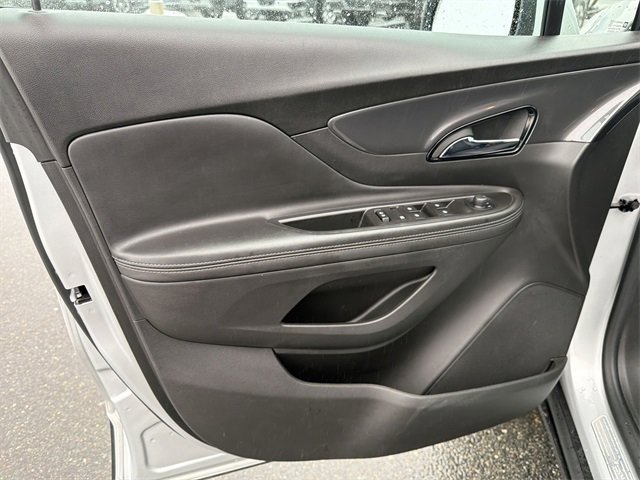 Used 2022 Buick Encore Preferred w/ Safety Package image 23