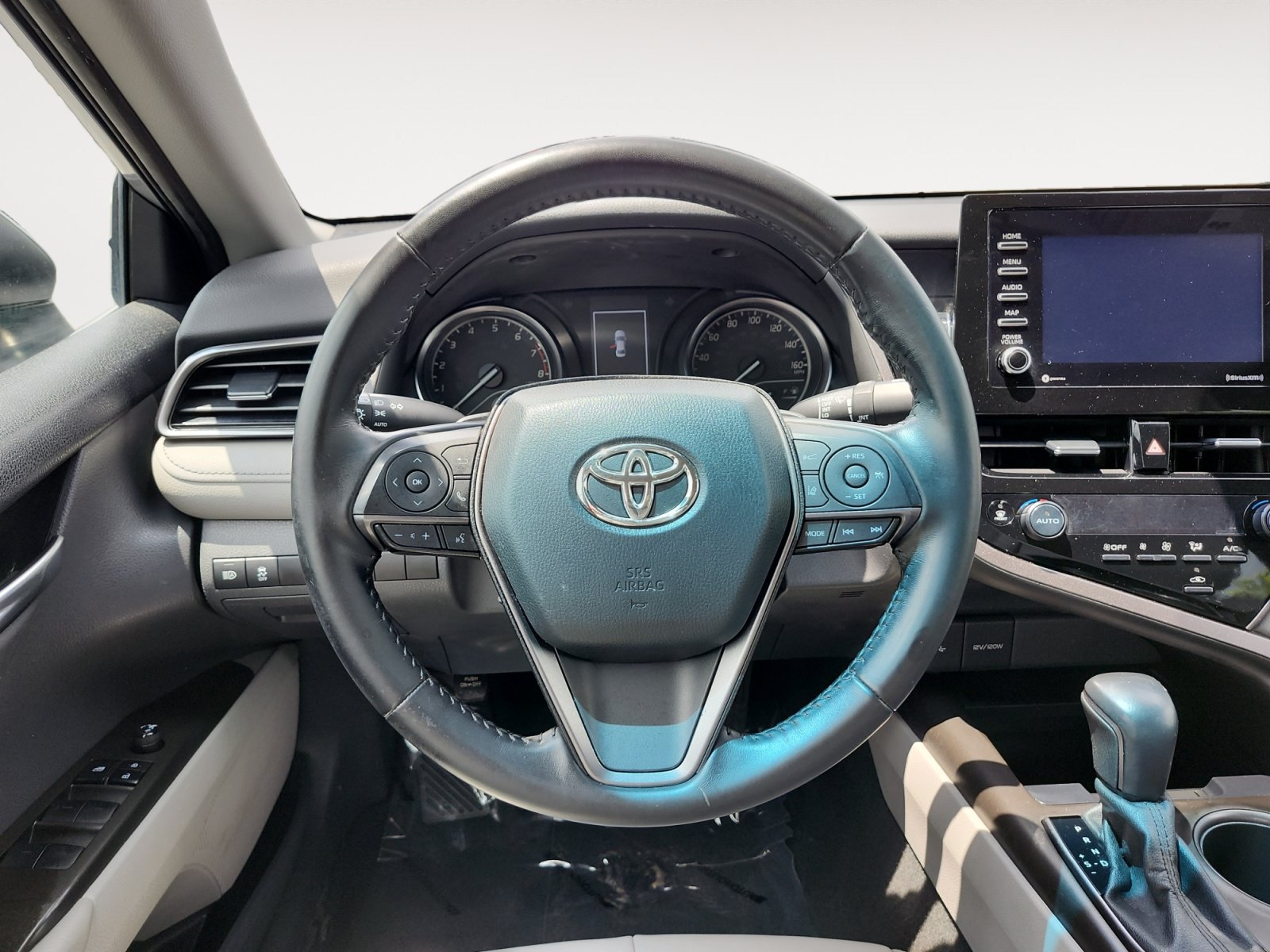 Used 2022 Toyota Camry SE FWD image 13