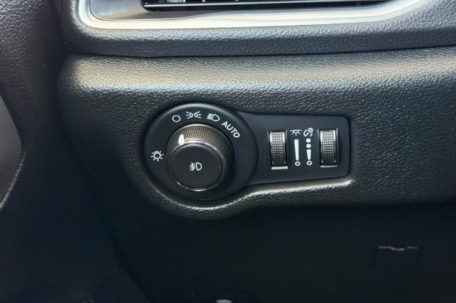 Used 2026 Chrysler Pacifica Limited w/ S Appearance Package FWD image 33