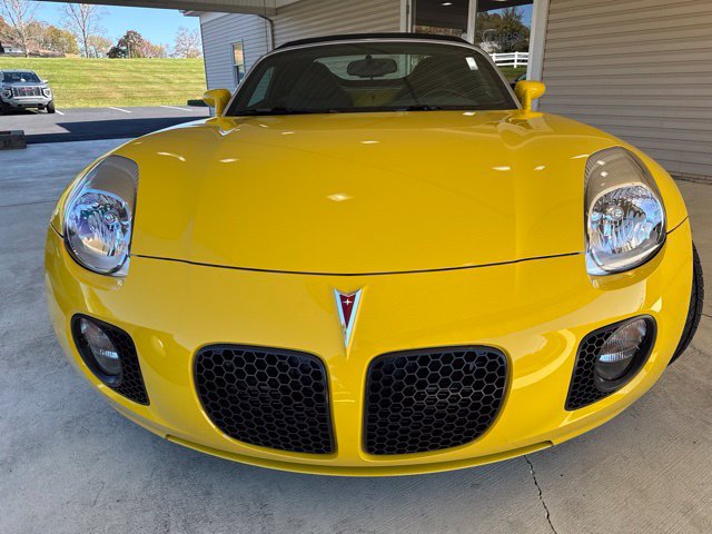Used 2008 Pontiac Solstice GXP w/ Premium Package RWD image 8