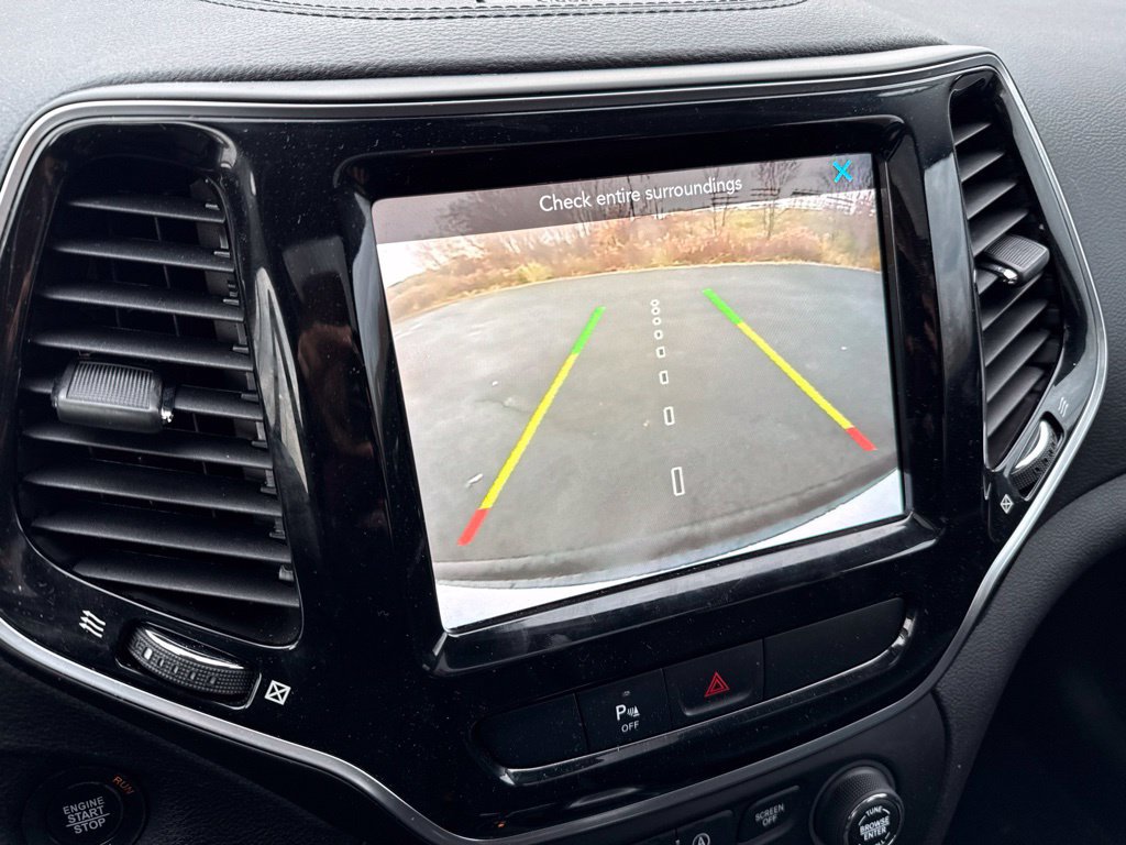 Used 2019 Jeep Cherokee Limited AWD/4WD image 13