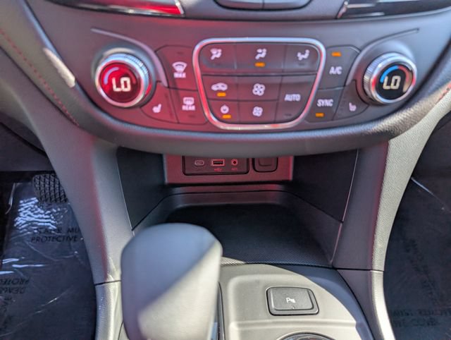 Used 2022 Chevrolet Equinox RS w/ RS Leather Package AWD/4WD image 17