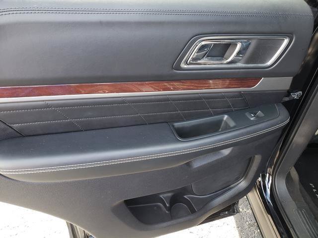 Used 2019 Ford Explorer Platinum AWD/4WD image 13