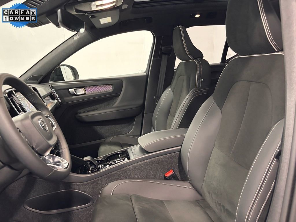 Certified 2025 Volvo XC40 B5 Plus image 10