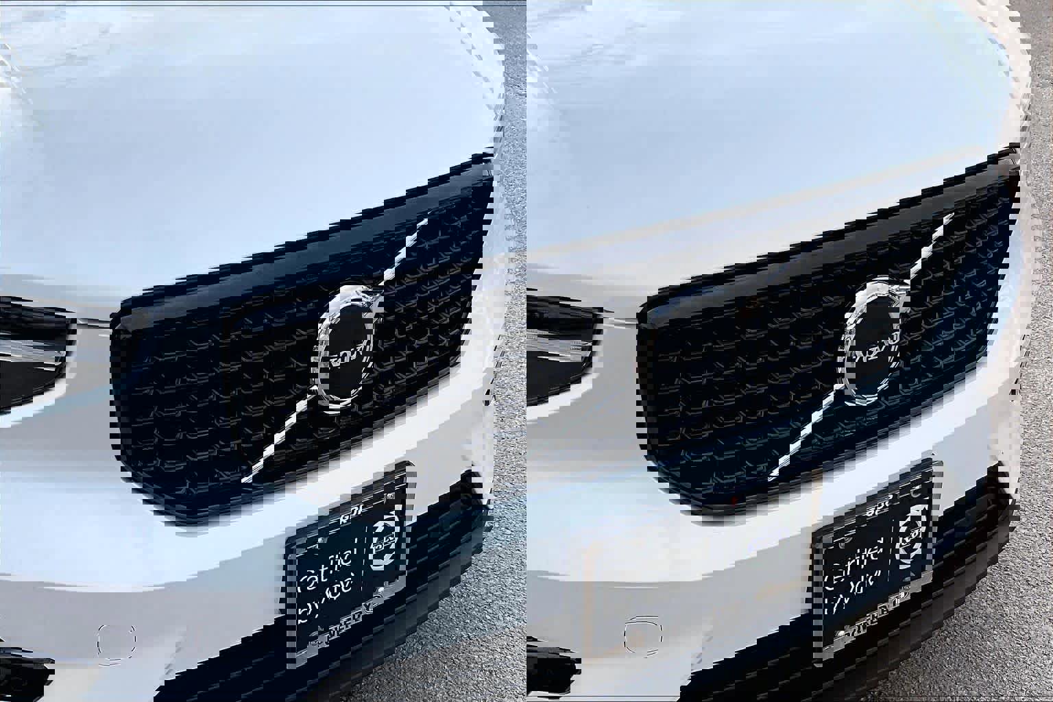 Certified 2023 Volvo XC40 B5 Plus w/ Climate Package image 30