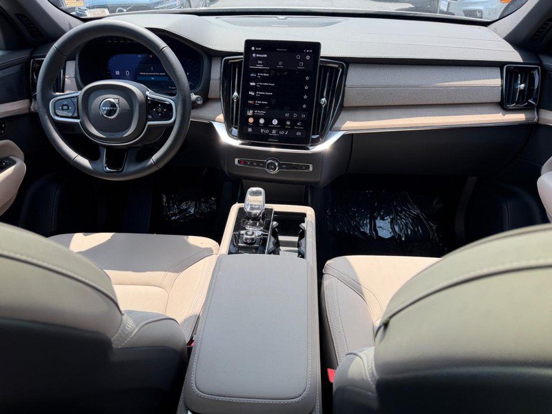 Certified 2025 Volvo XC90 B5 Plus AWD/4WD image 12