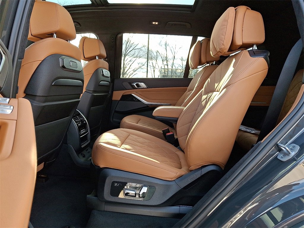 Certified 2024 BMW X7 xDrive40i w/ Executive Package image 13