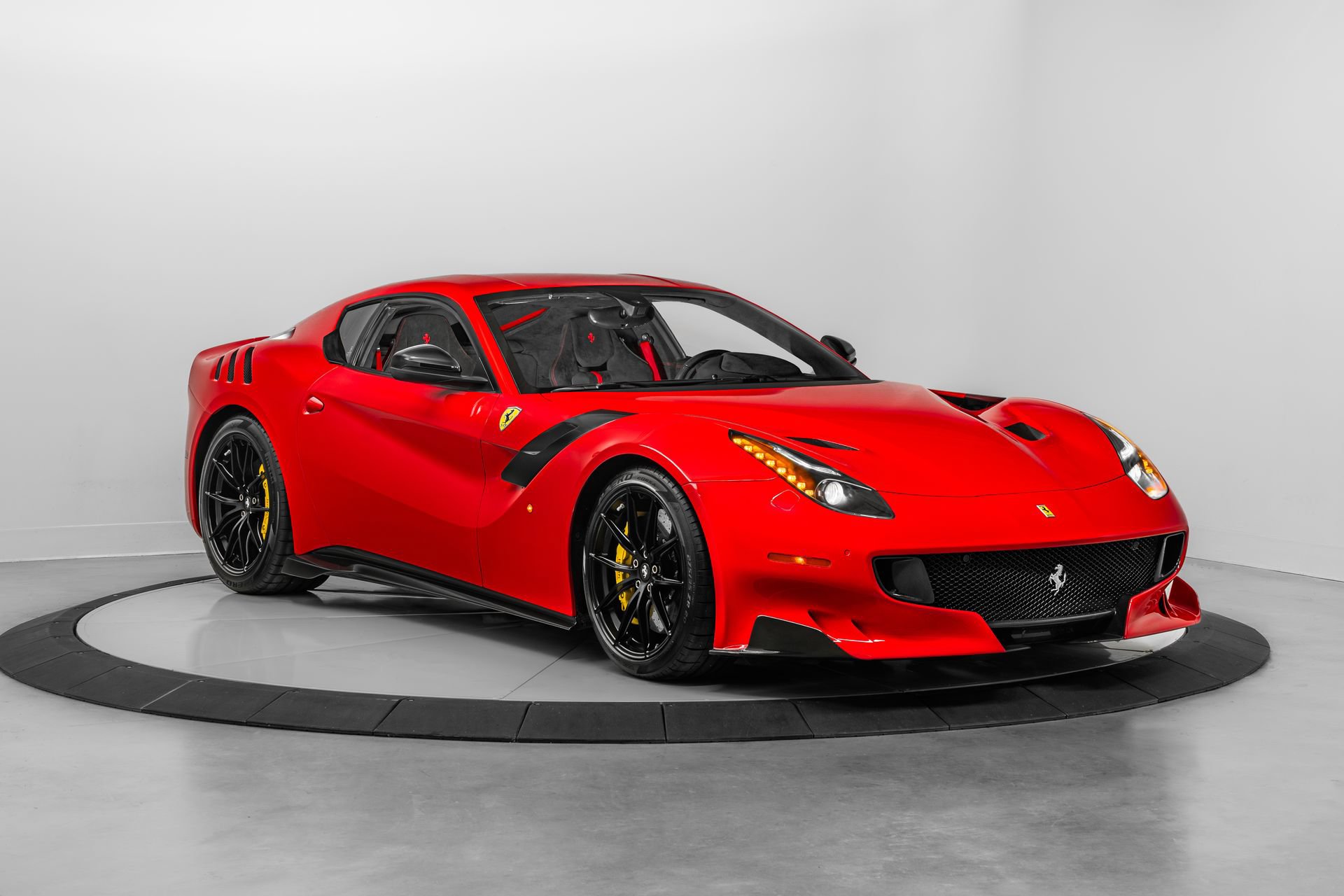 Certified 2016 Ferrari F12tdf RWD image 1