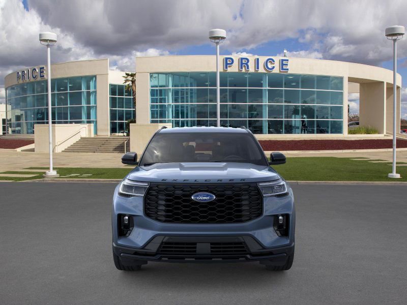 Used 2025 Ford Explorer ST-Line image 6
