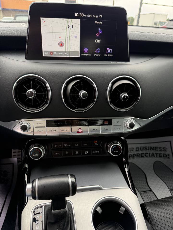 Used 2019 Kia Stinger GT1 RWD image 18