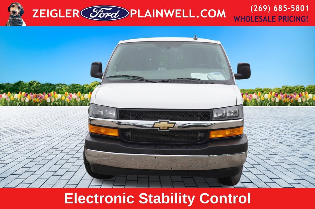 Used 2024 Chevrolet Express 2500 w/ Driver Convenience Package image 4