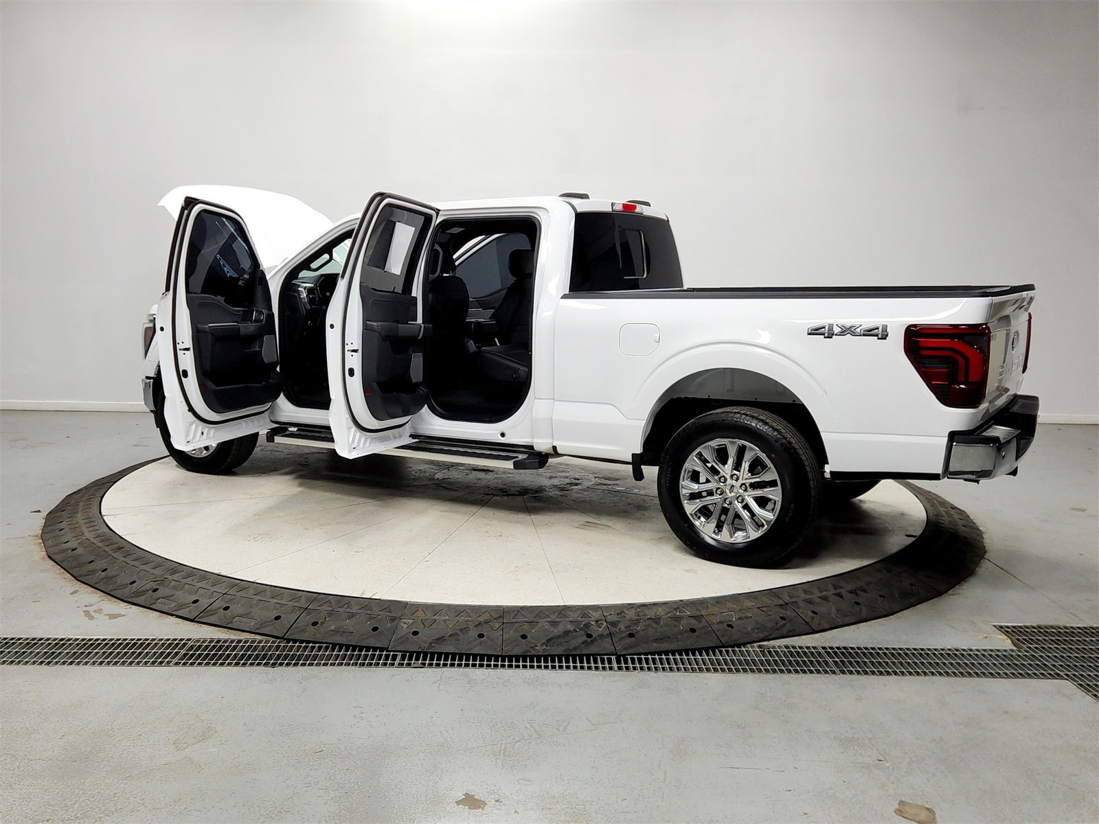 Used 2024 Ford F150 Lariat w/ Tow/Haul Package image 13