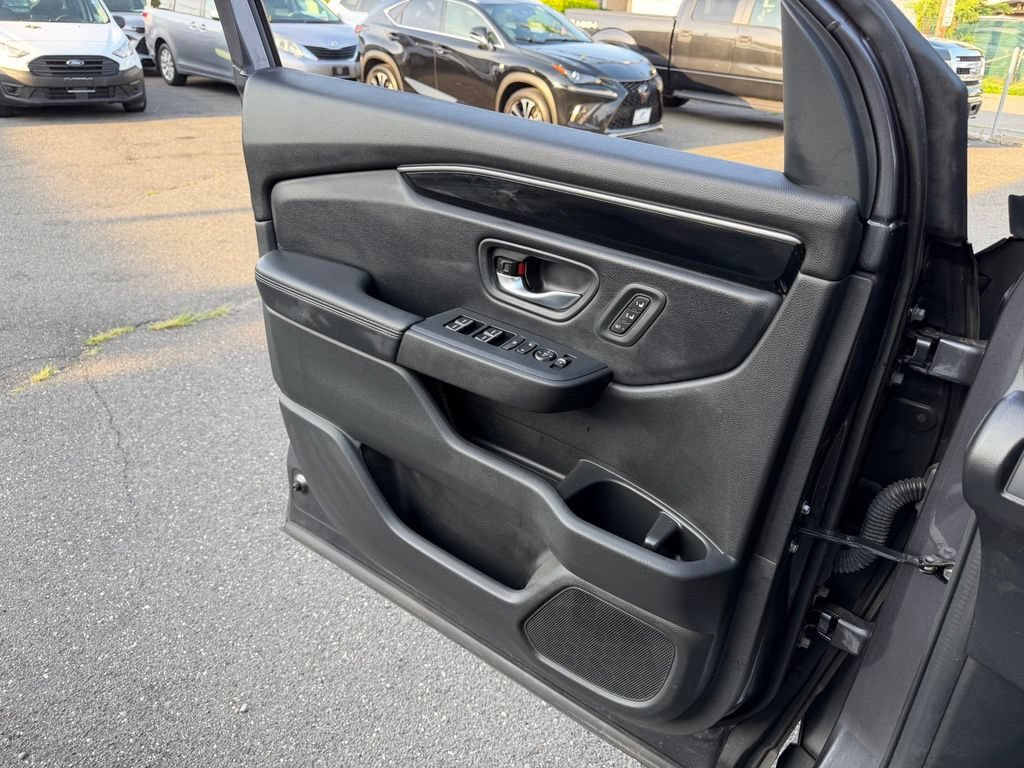 Used 2023 Honda Pilot Touring image 19