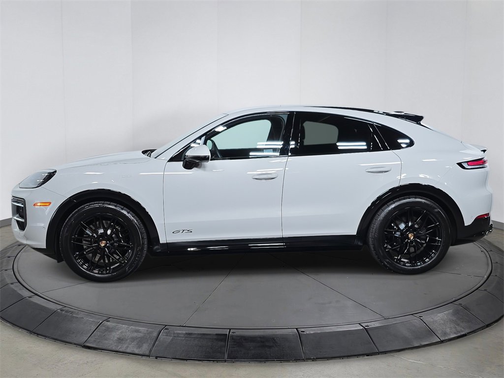 Used 2025 Porsche Cayenne GTS image 2