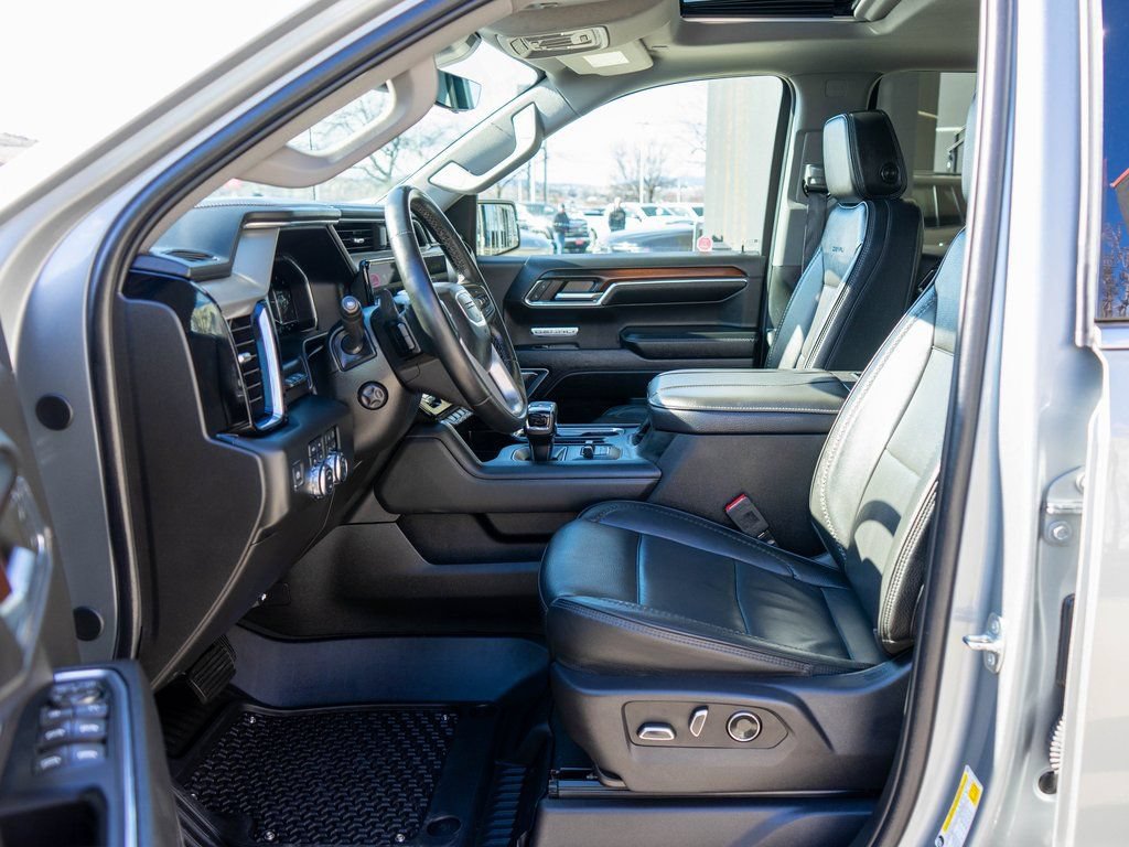 Used 2024 GMC Sierra 1500 Denali w/ Denali Reserve Package AWD/4WD image 11