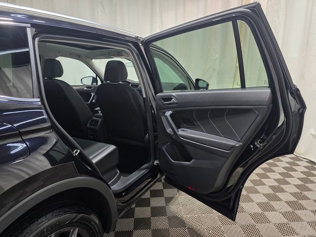 Certified 2023 Volkswagen Tiguan SE w/ Panoramic Sunroof Package image 31
