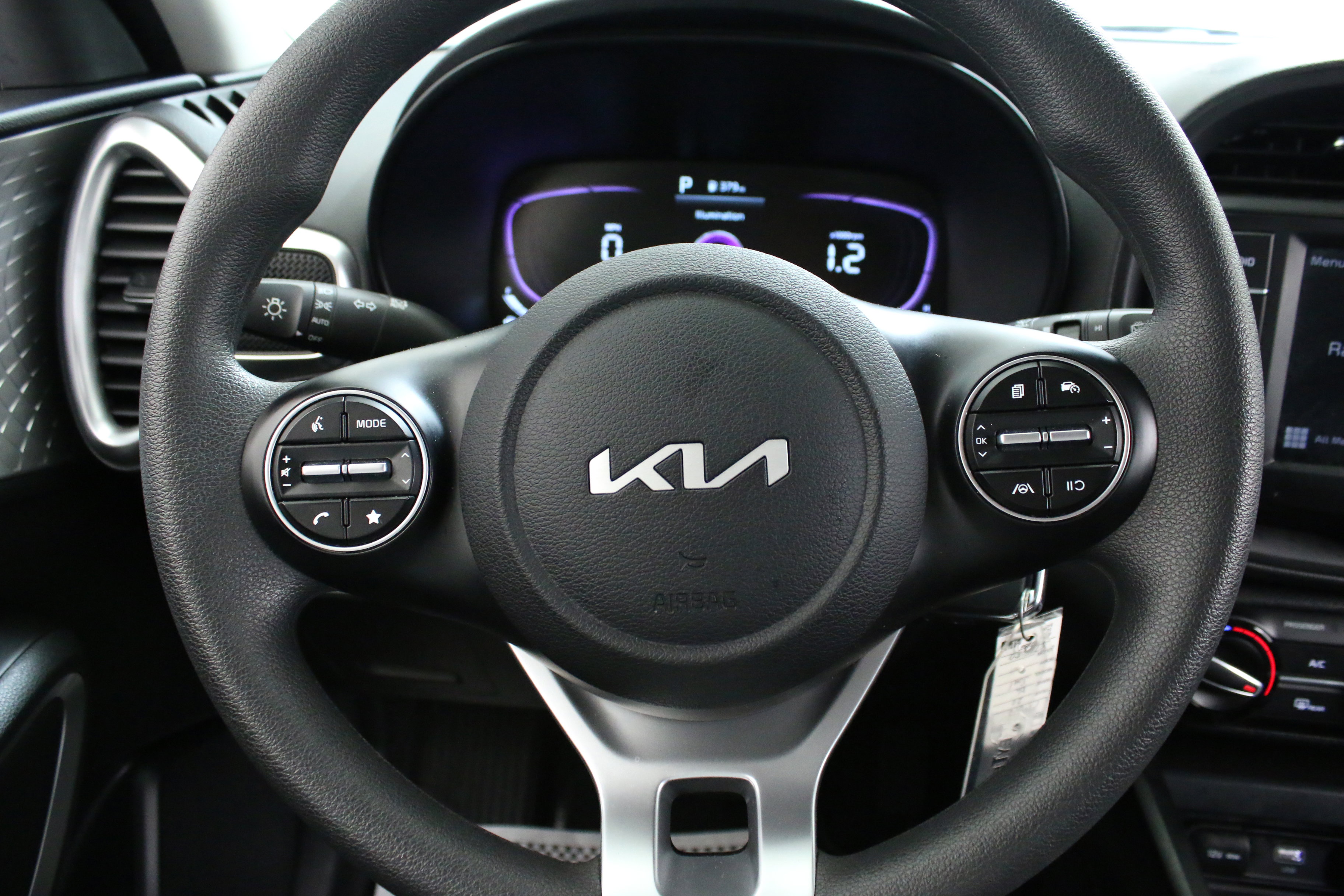 Used 2023 Kia Soul LX w/ LX Technology Package FWD image 13
