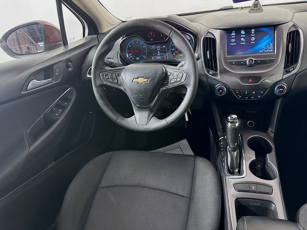 Used 2018 Chevrolet Cruze LT image 25