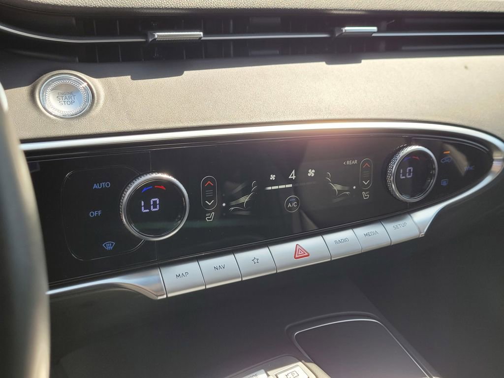 Used 2025 Genesis GV70 2.5T AWD/4WD image 20