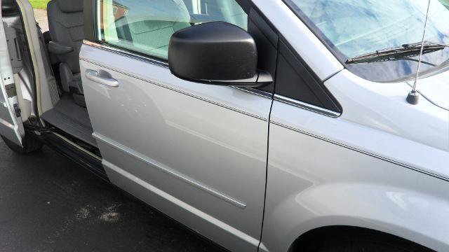 Used 2010 Chrysler Town & Country LX w/ Entertainment Group #1 FWD image 30