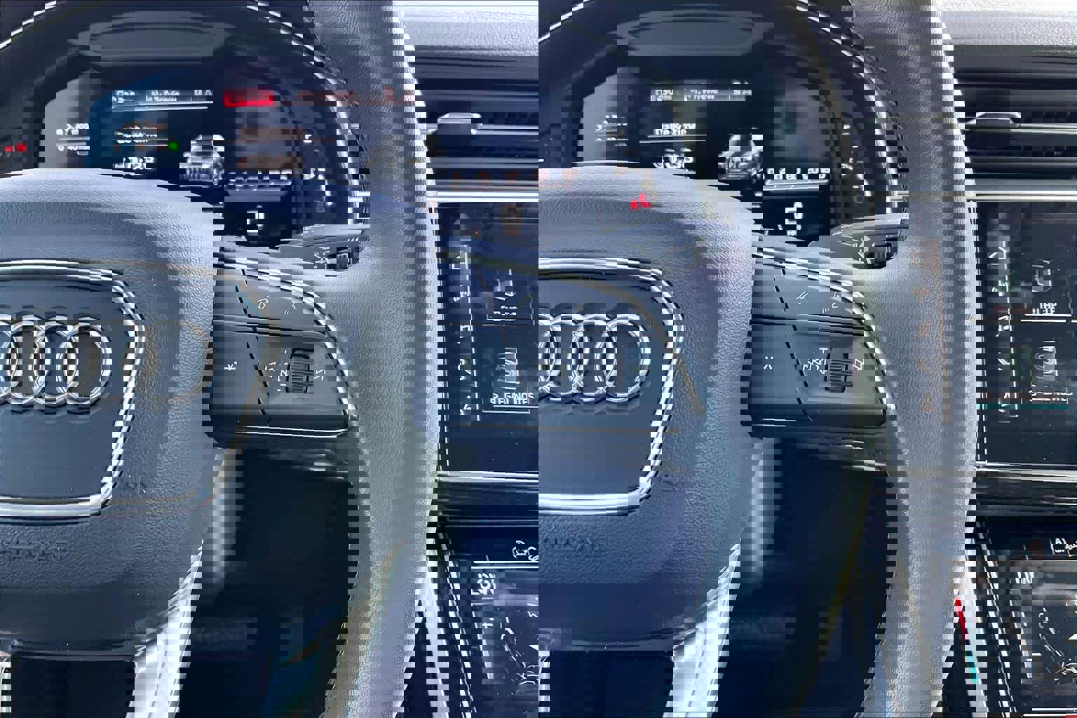 Used 2023 Audi Q7 Premium Plus image 25