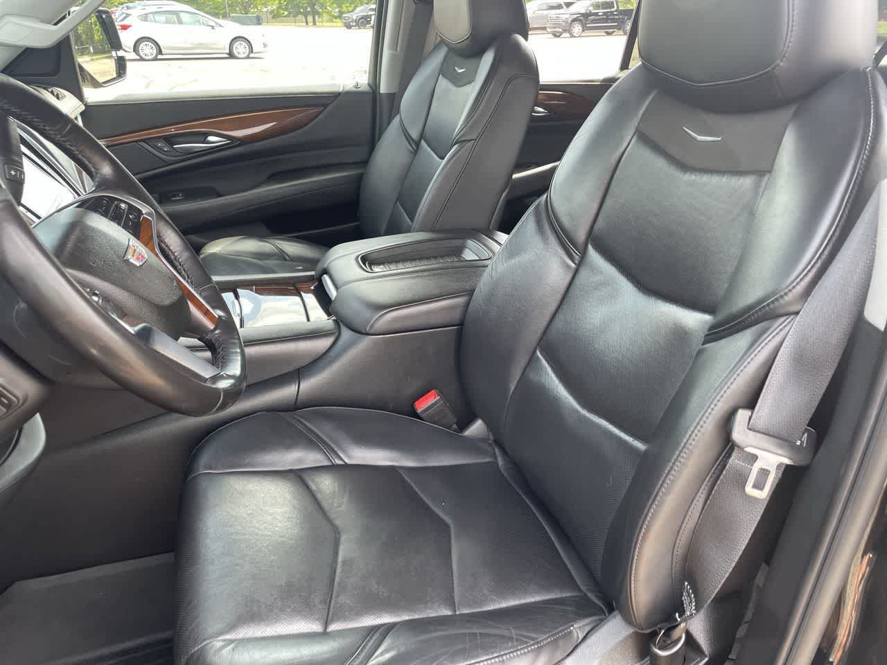 Used 2018 Cadillac Escalade ESV 4WD image 12