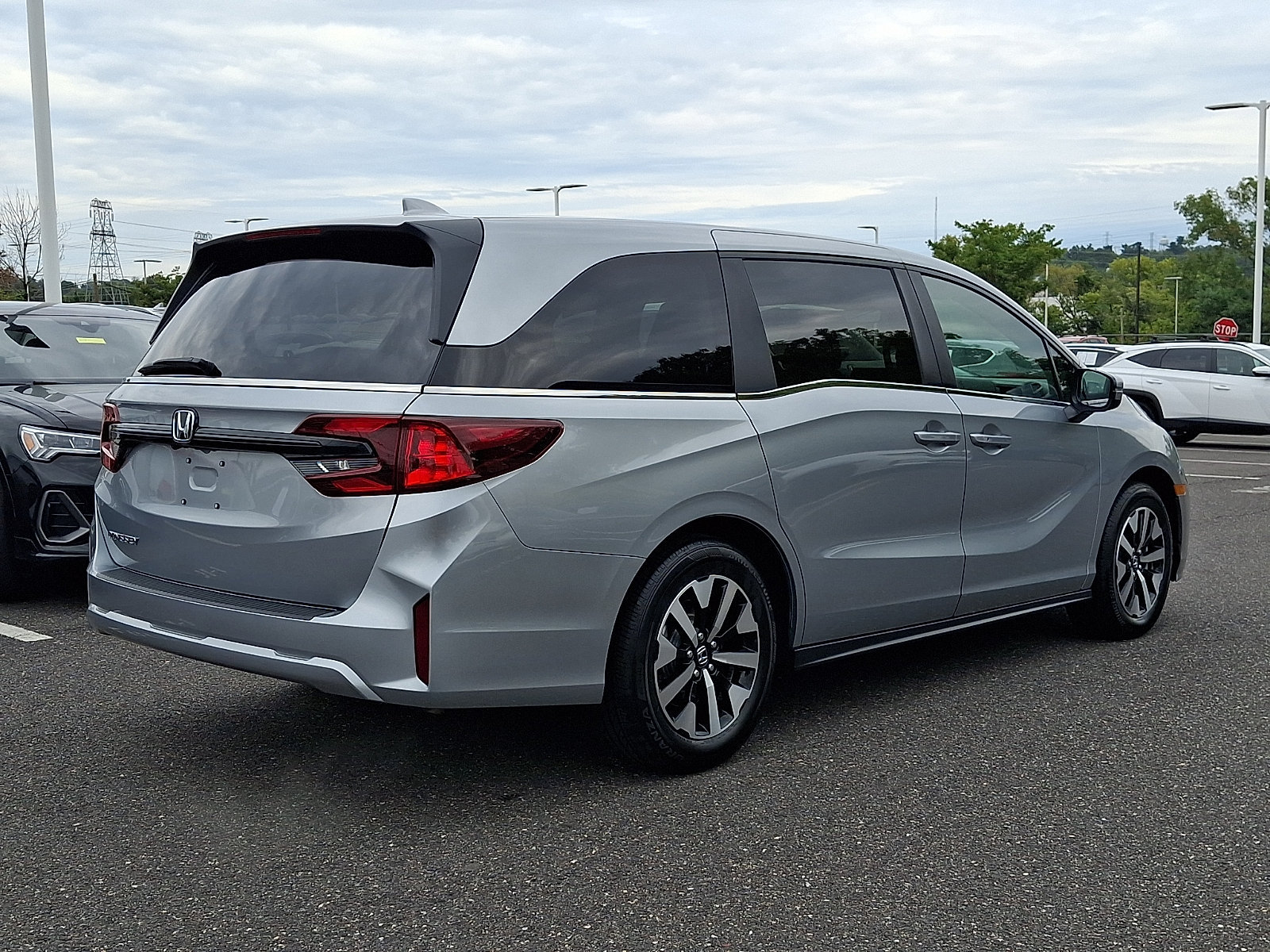 Used 2026 Honda Odyssey EX-L image 6