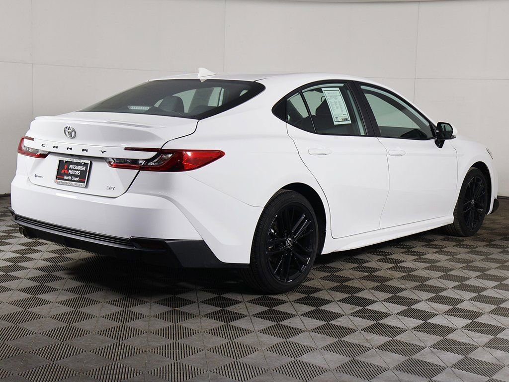 Used 2025 Toyota Camry SE FWD image 8