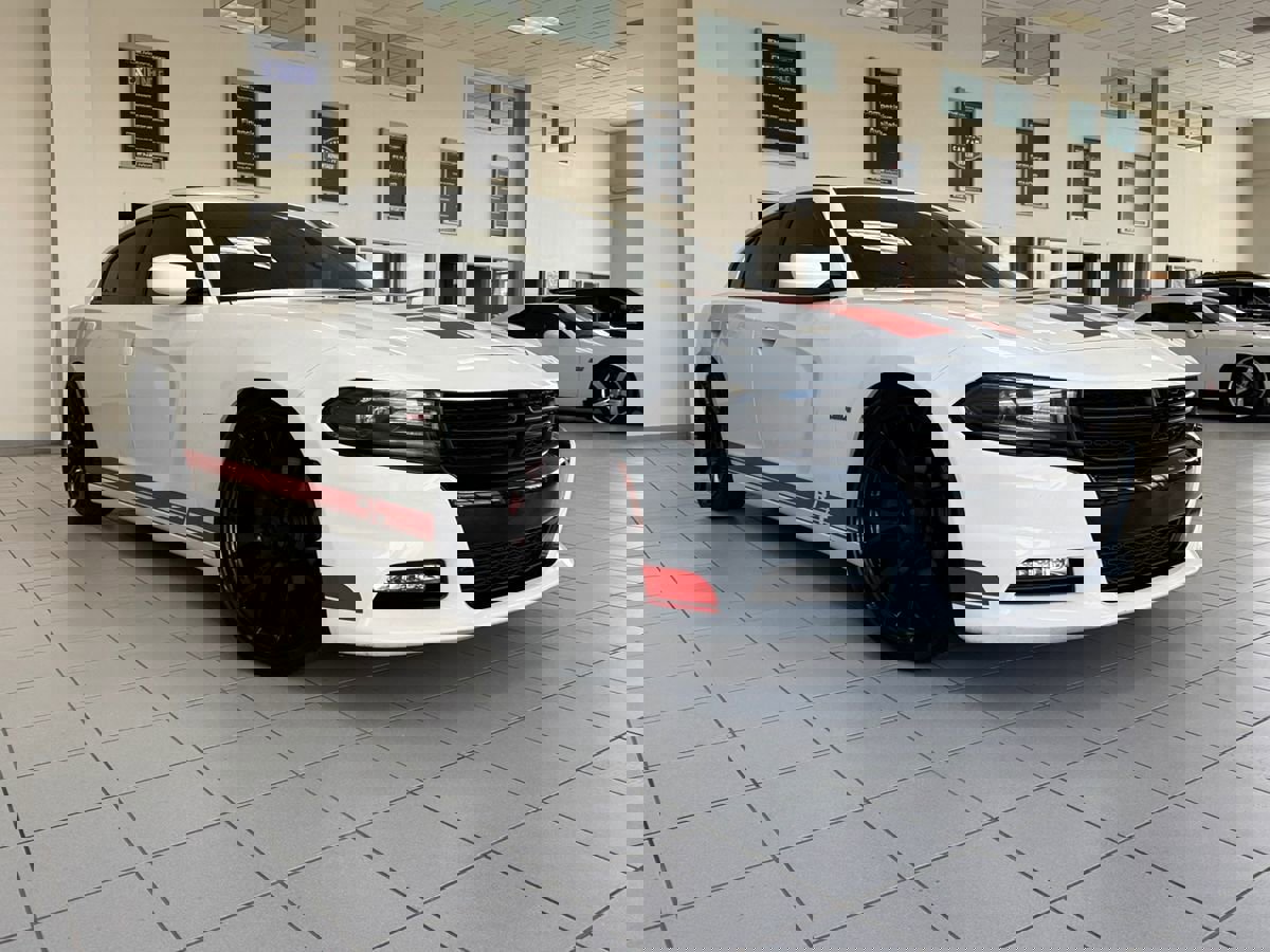 Used 2015 Dodge Charger R/T RWD image 10