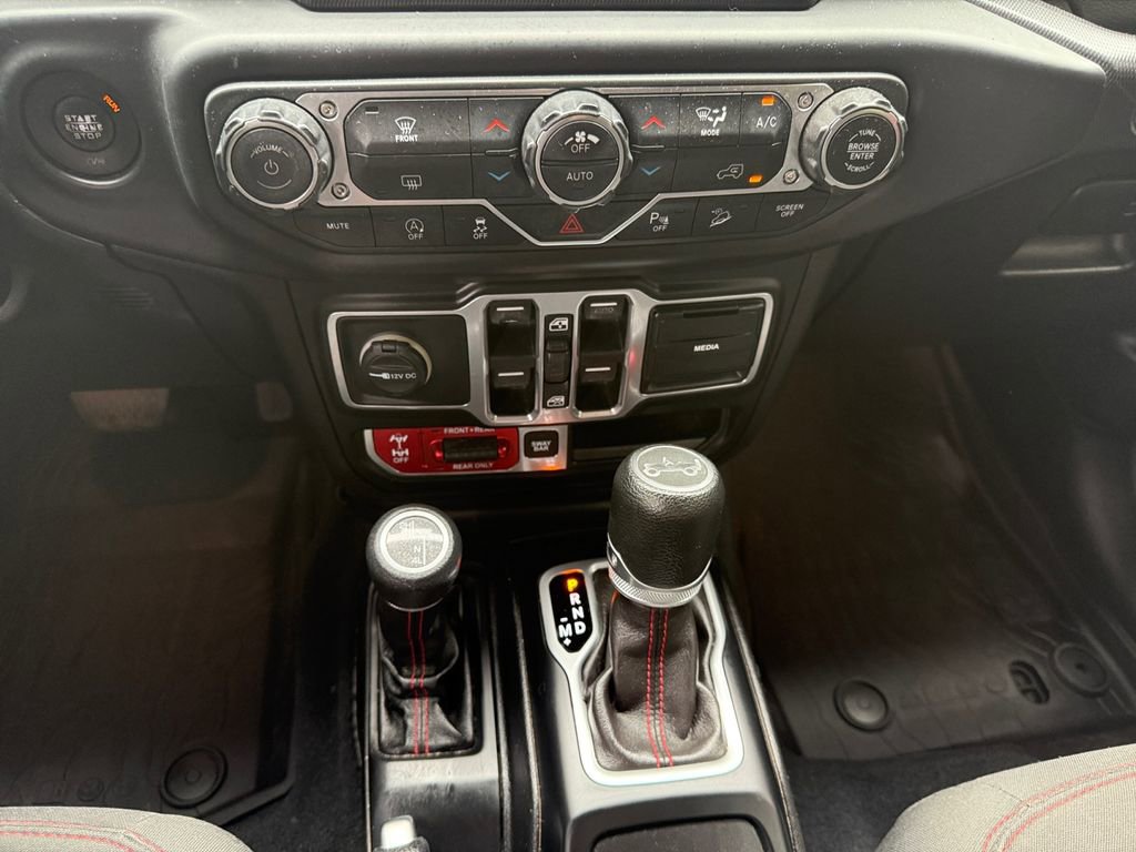 Used 2018 Jeep Wrangler Unlimited Rubicon AWD/4WD image 11