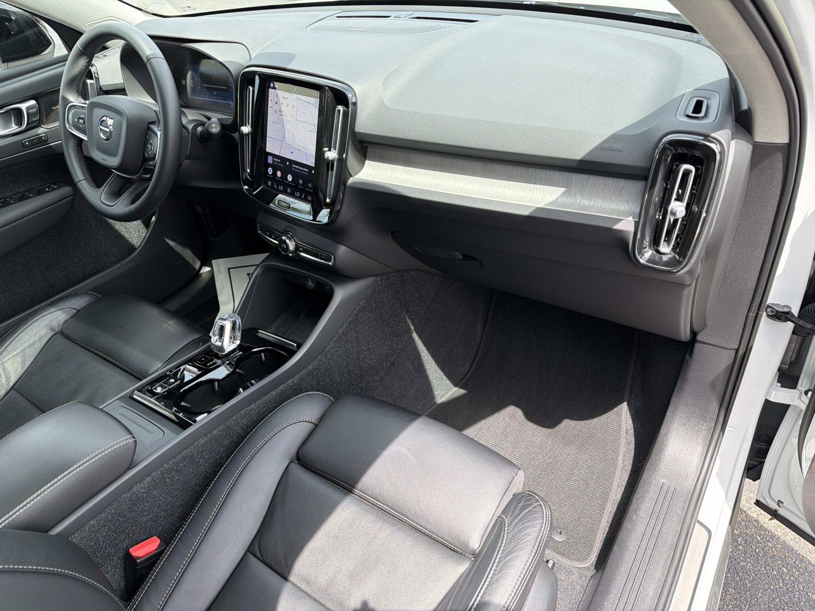 Certified 2023 Volvo XC40 B5 Ultimate AWD/4WD image 26