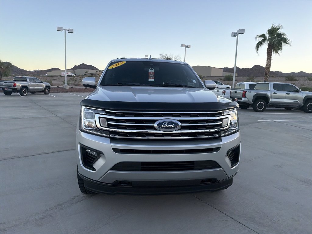 Used 2019 Ford Expedition XLT w/ Equipment Group 202A AWD/4WD image 2