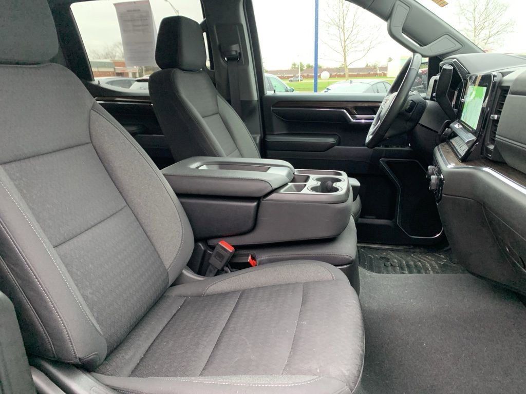 Used 2023 Chevrolet Silverado 1500 LT AWD/4WD image 13