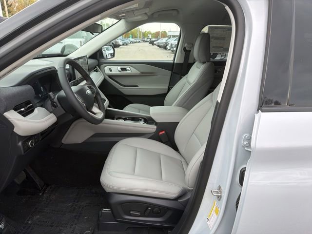 New 2026 Ford Explorer Active AWD/4WD image 13