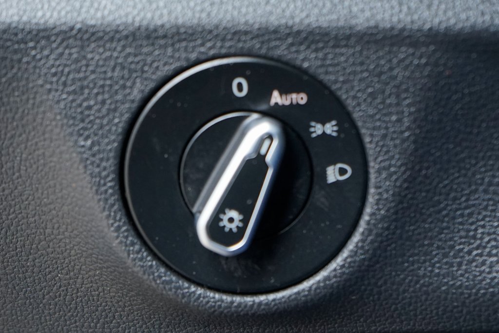 Used 2022 Volkswagen Jetta SE image 19