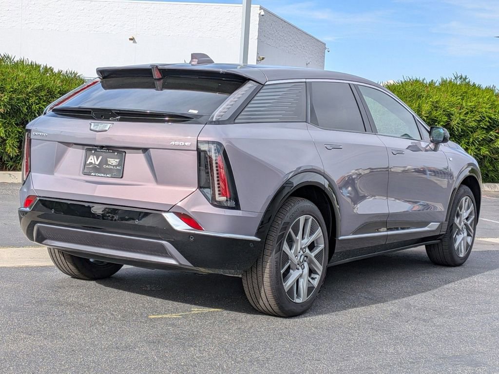 New 2026 Cadillac Optiq Luxury 1 RWD image 34