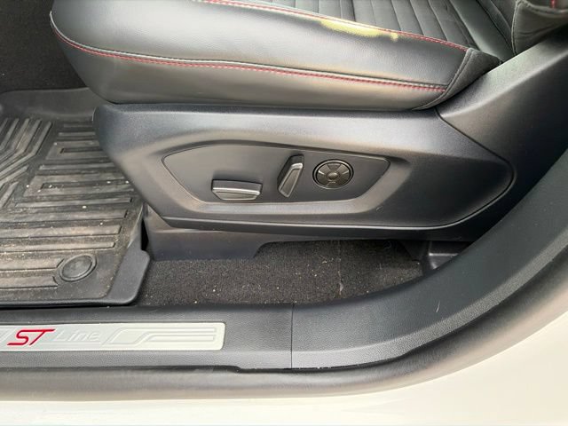 Certified 2025 Ford Explorer ST-Line w/ Premium Package AWD/4WD image 16