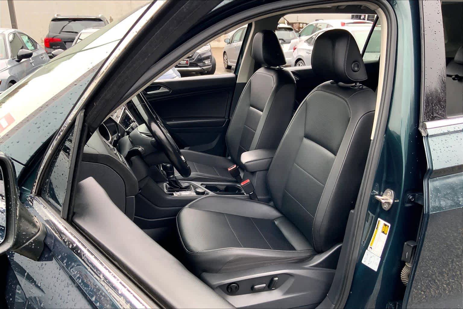 Used 2019 Volkswagen Tiguan SE w/ Panoramic Sunroof Package AWD/4WD image 10